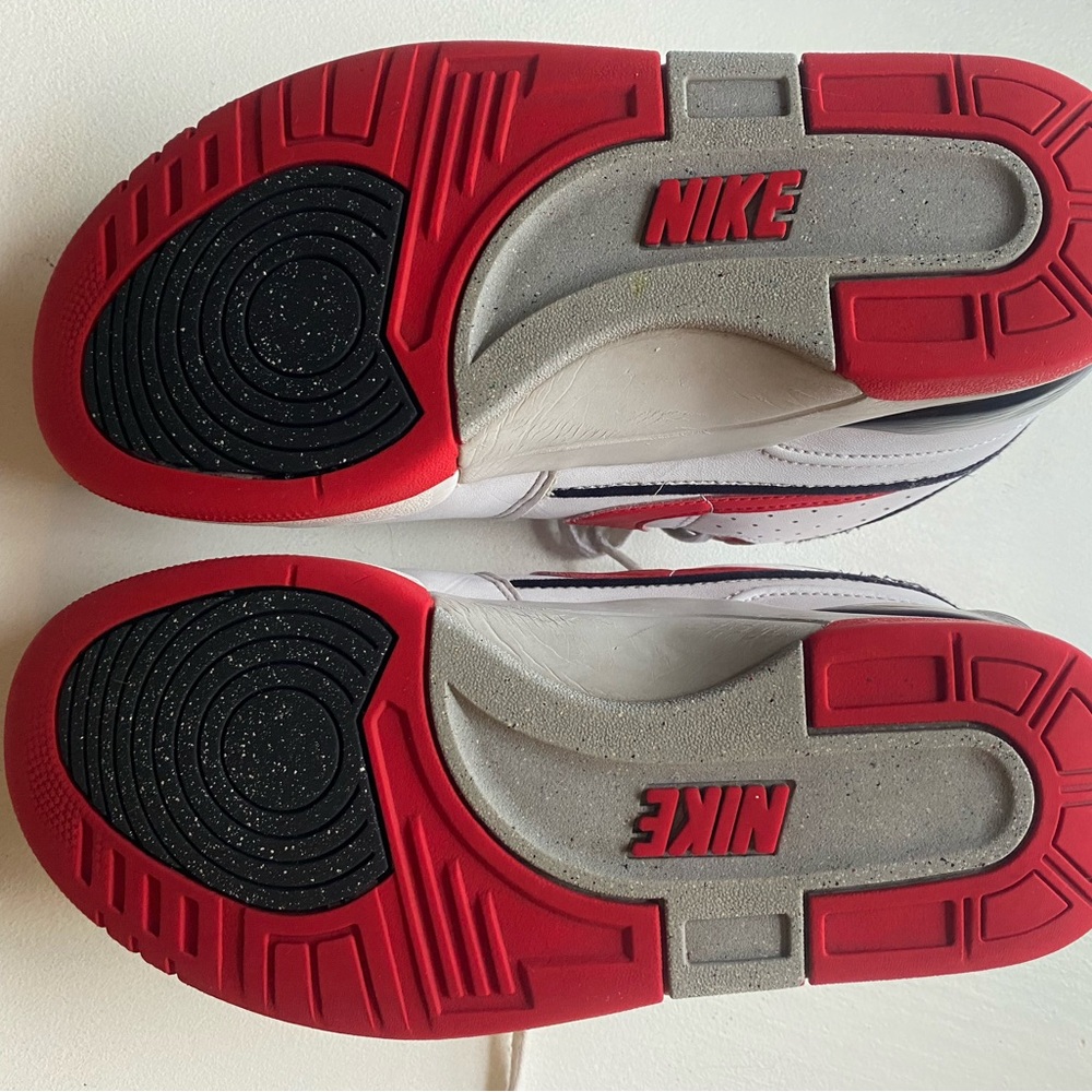 Nike White and Red Sneakers High-Top Leather - Picture 5 of 8